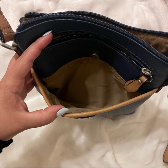 Blue and tan purse - Picture 2 of 9